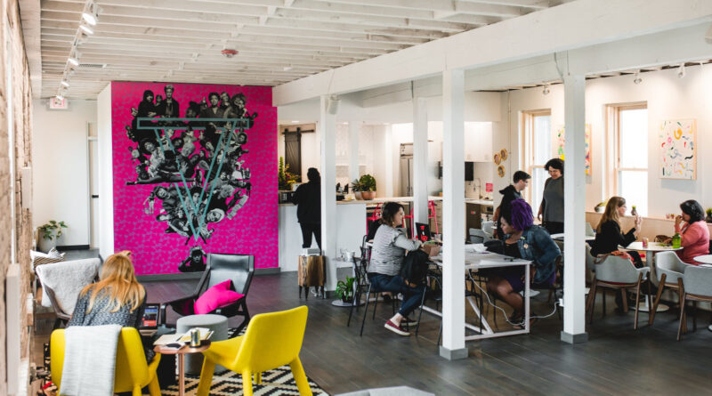 Локация решает всё: где принимать клиентов в Москве, чтобы повысить средний чек?